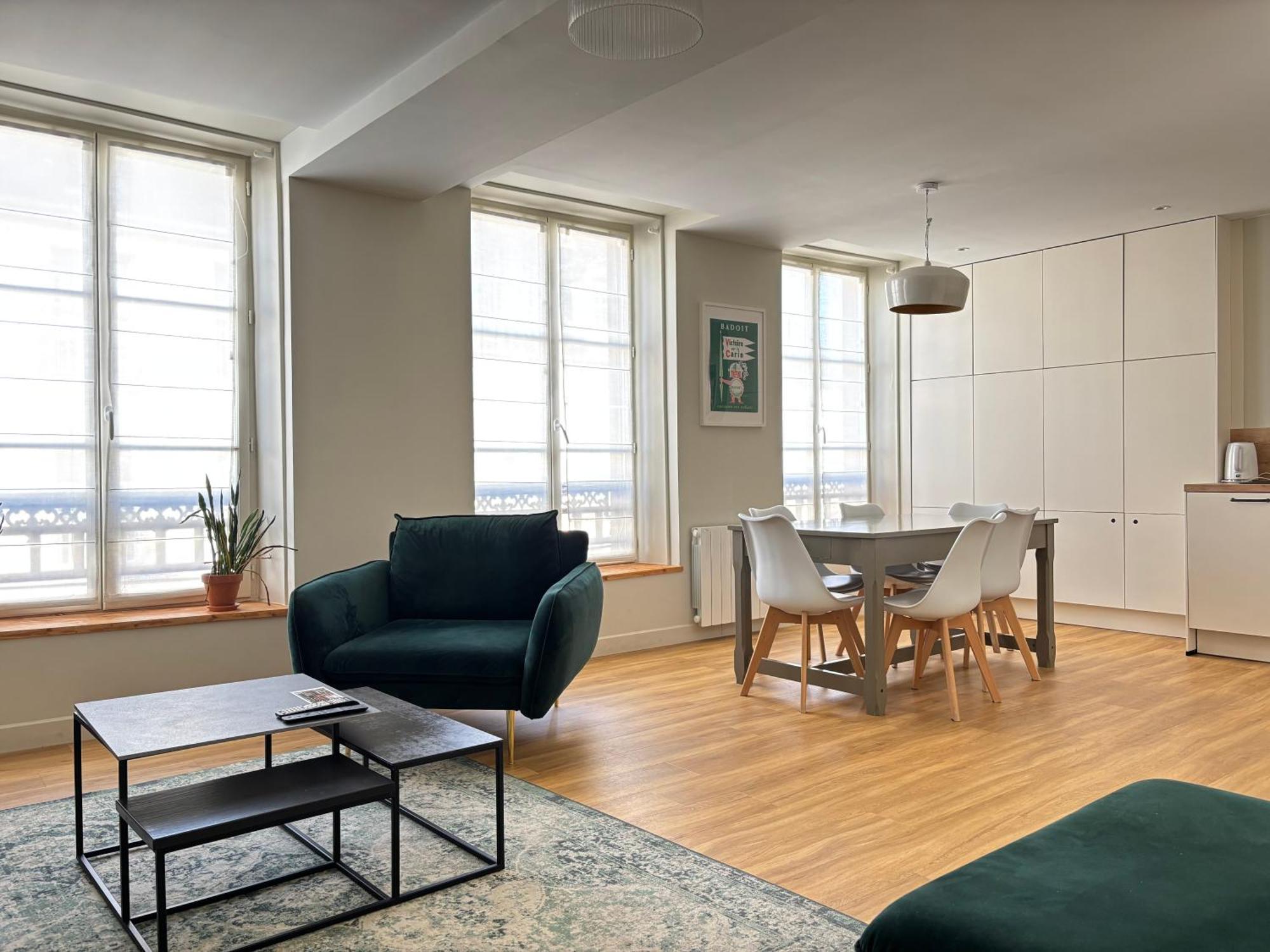 Bajocasse Apt Duplex Spacieux 3 Ch 2 Sdb Cosy Plein Centre Bayeux Decoration Elegante Proche Plages Du Debarquement Экстерьер фото