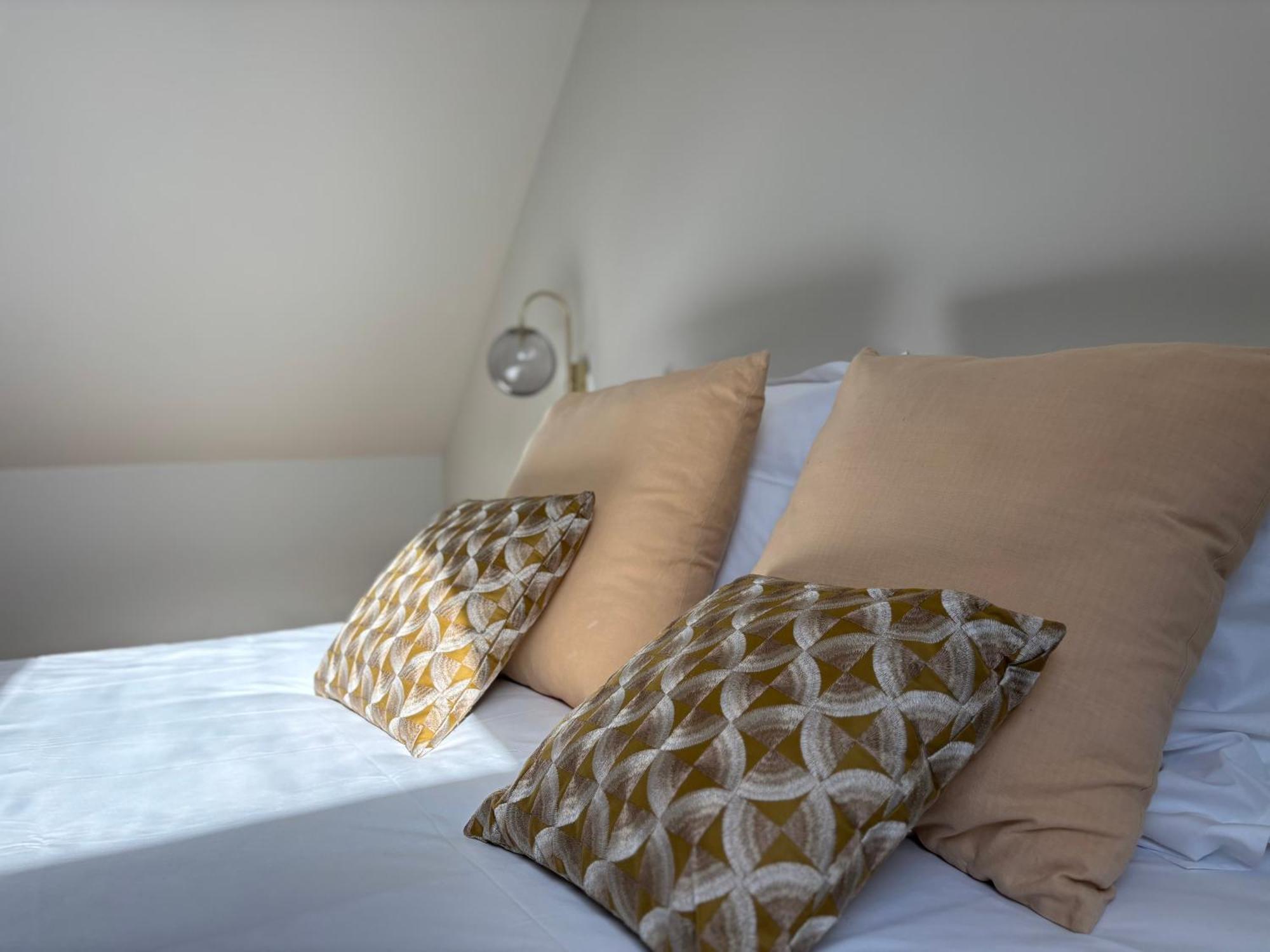 Bajocasse Apt Duplex Spacieux 3 Ch 2 Sdb Cosy Plein Centre Bayeux Decoration Elegante Proche Plages Du Debarquement Экстерьер фото